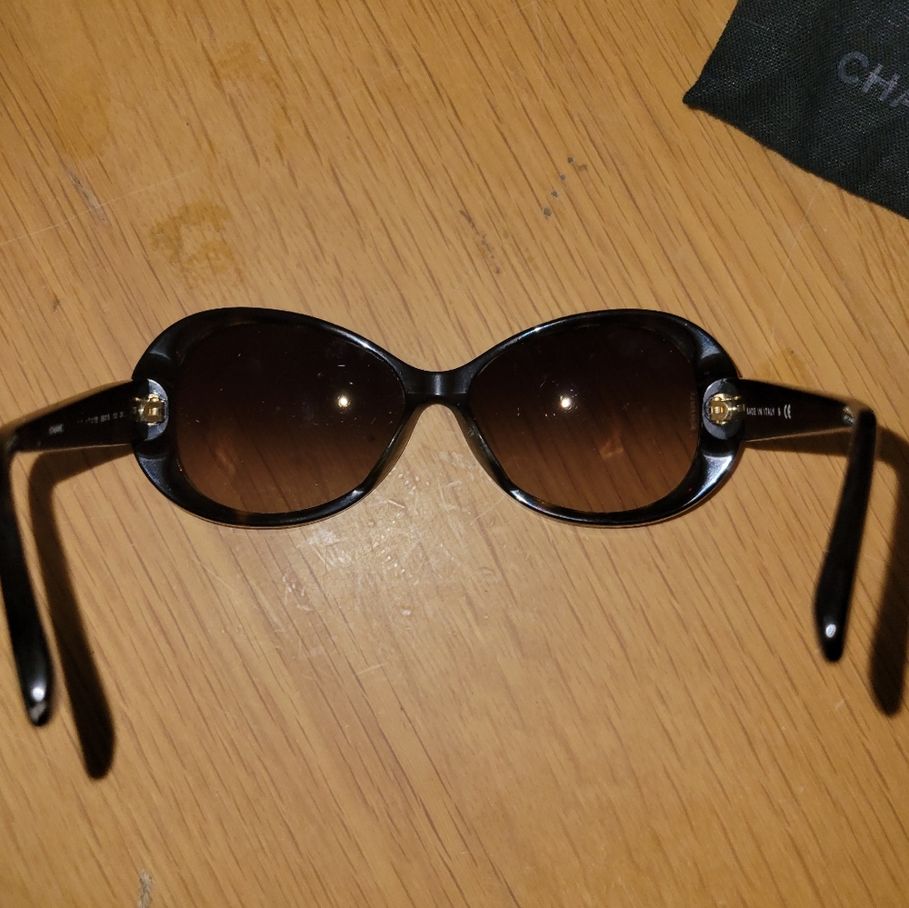 CHANEL Oversized Sunglasses in Brown with Case, Box, and Shopping Bag - Picture 4 of 14